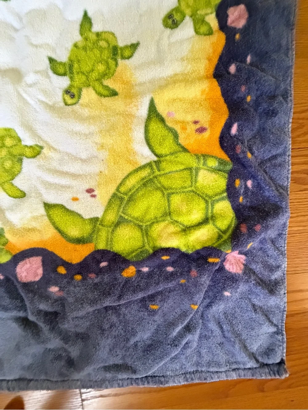 Vintage Linens N Things Turtle Beach Towel